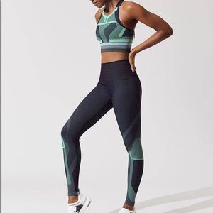 Carbon38 NWOT Spectrum Legging x Barry’s